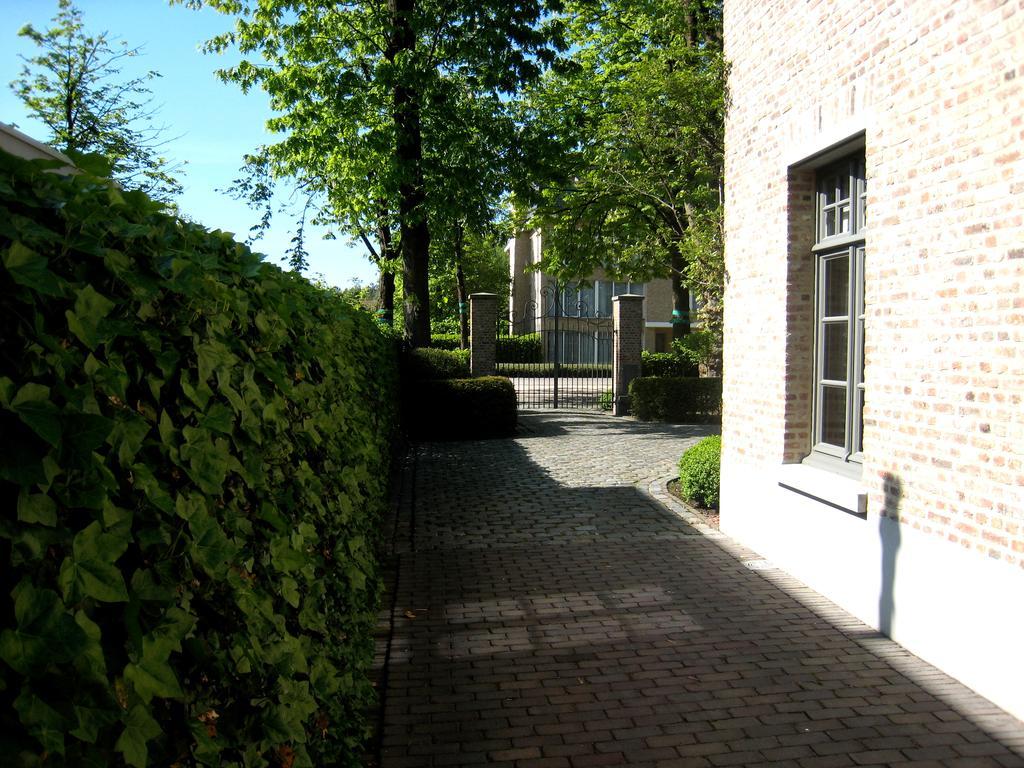 Hotel Under Oaks Westmalle Esterno foto